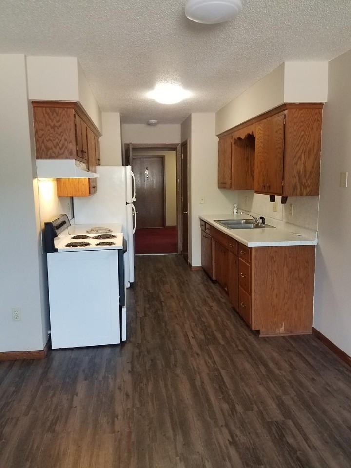 107 Prairie St N #3 - Photo 5 of 8
