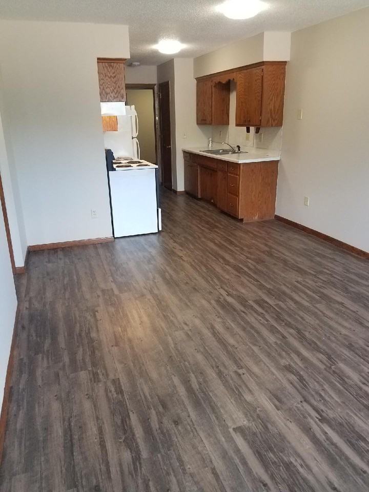 107 Prairie St N #3 - Photo 6 of 8