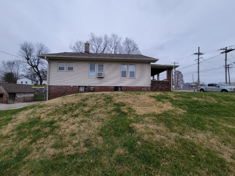 530 S Seminary St - Photo 7 of 20