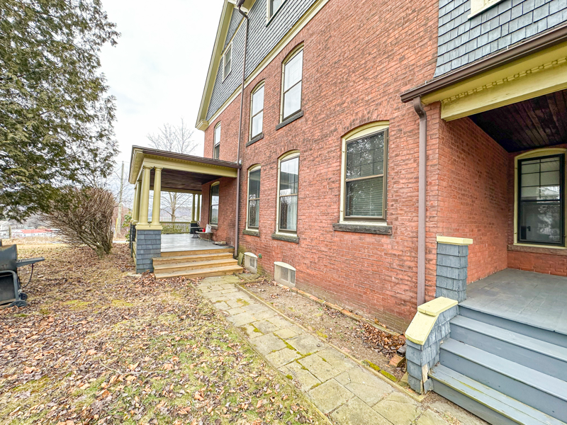 66 Prospect St - Photo 7 of 40