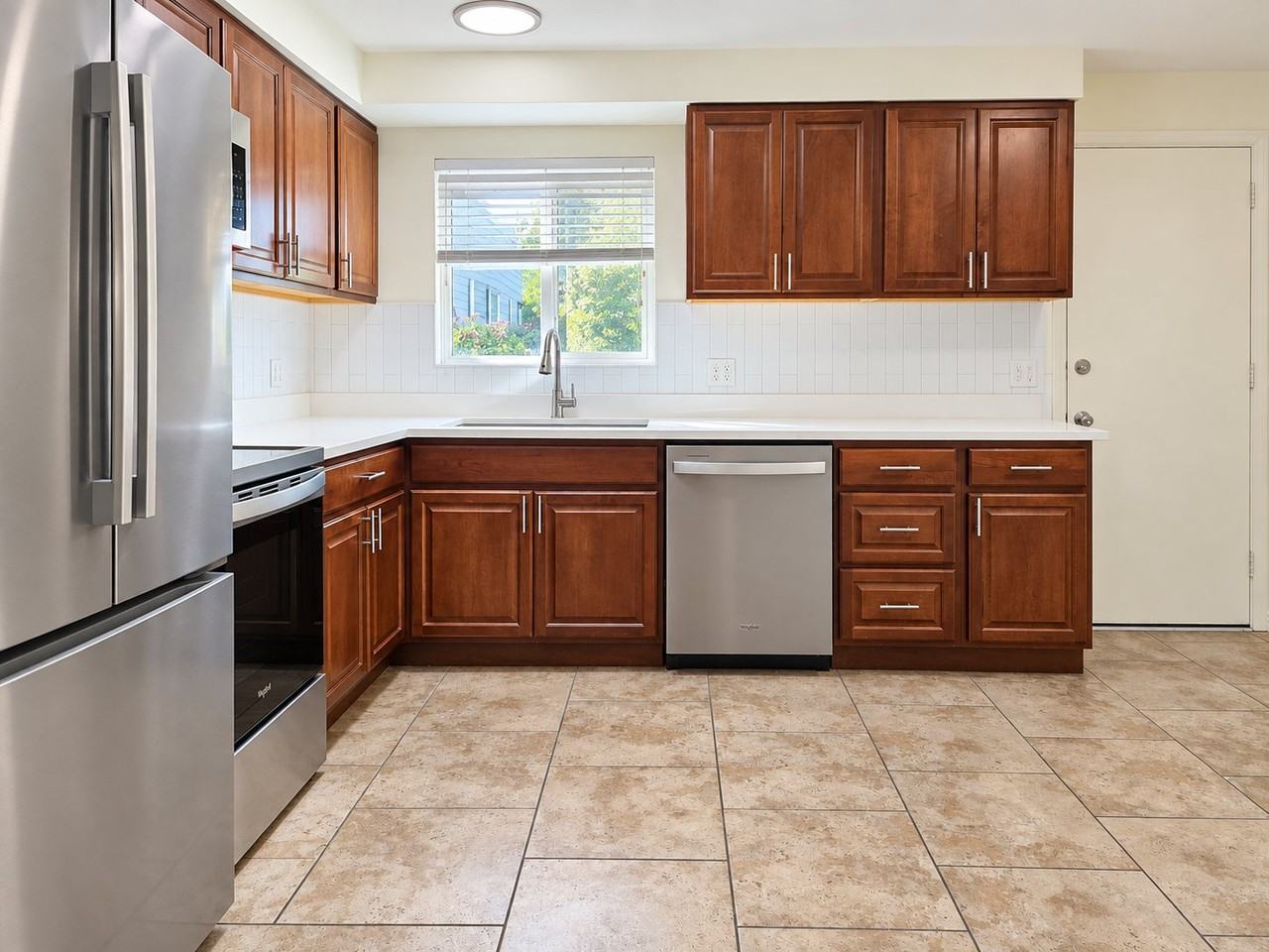 646 E Acoma Rd #646 - Photo 2 of 20