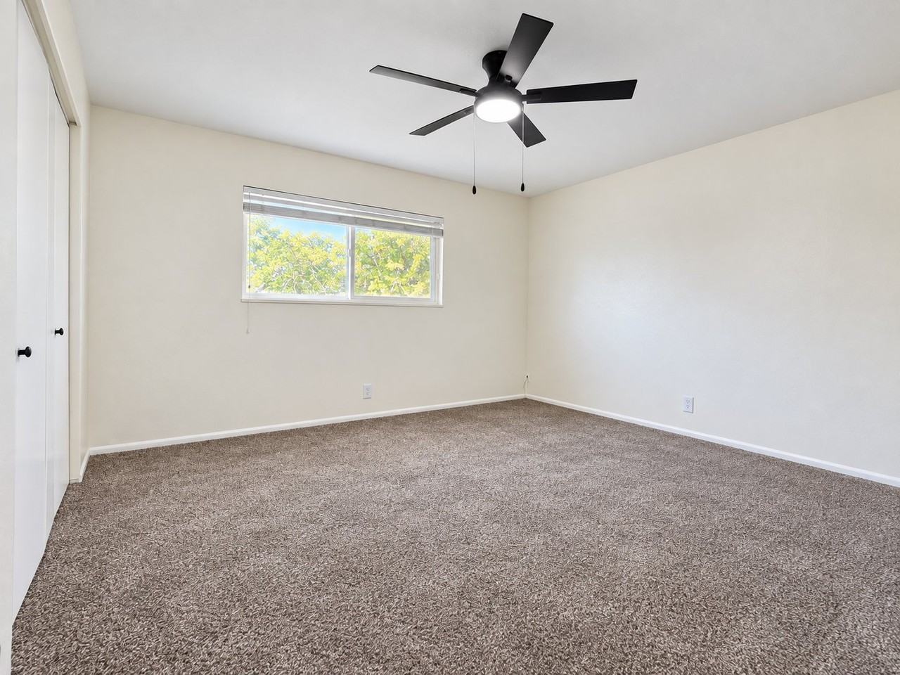 646 E Acoma Rd #646 - Photo 7 of 20