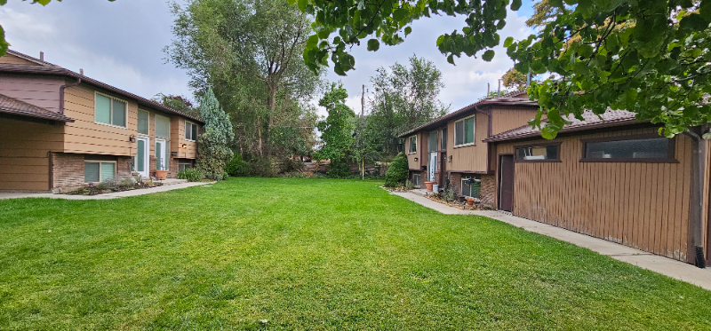 922 E Fairclough Dr #924 - Photo 2 of 15