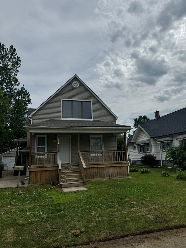 2612 South Blvd - Photo 3 of 16