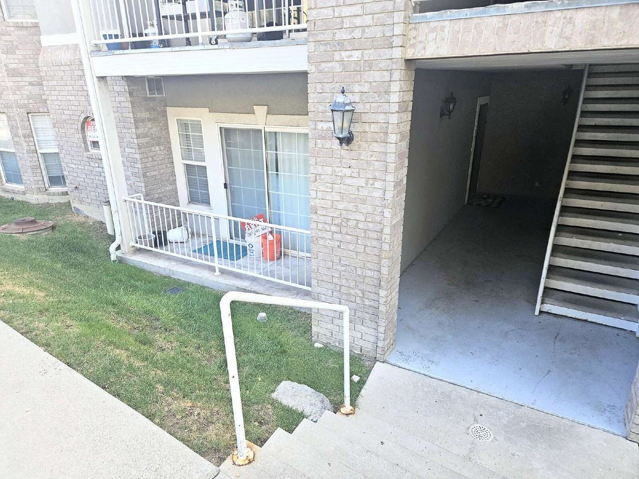 405 Belmont Pl #150 - Photo 2 of 18