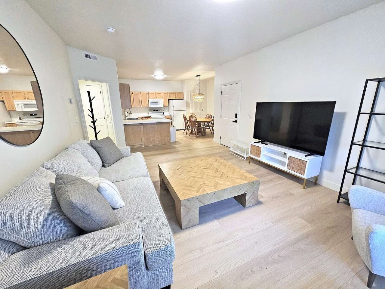 405 Belmont Pl #150 - Photo 4 of 18
