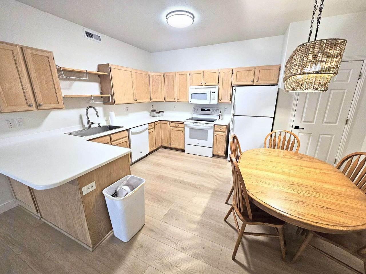 405 Belmont Pl #150 - Photo 5 of 18