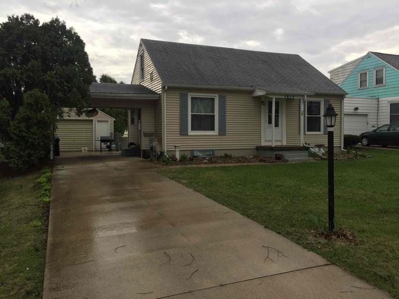 1815 8th Ave Sw - Photo 2 of 11