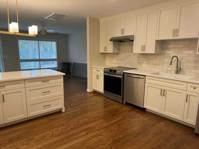 31 Knoxbury Ter - Photo 3 of 13