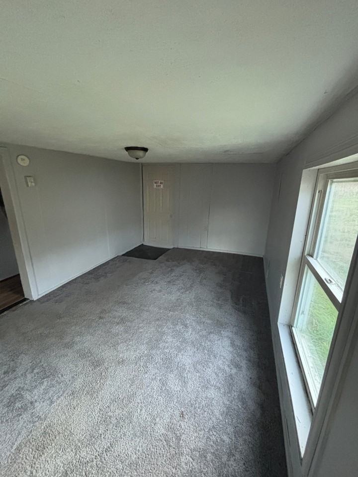 281 Walter Dr - Photo 6 of 7
