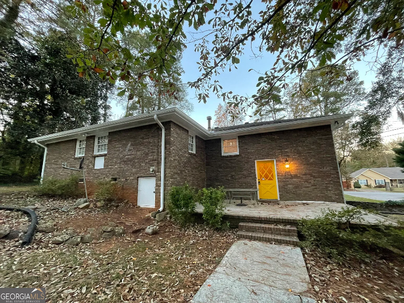3679 Bouldercrest Rd - Photo 3 of 20