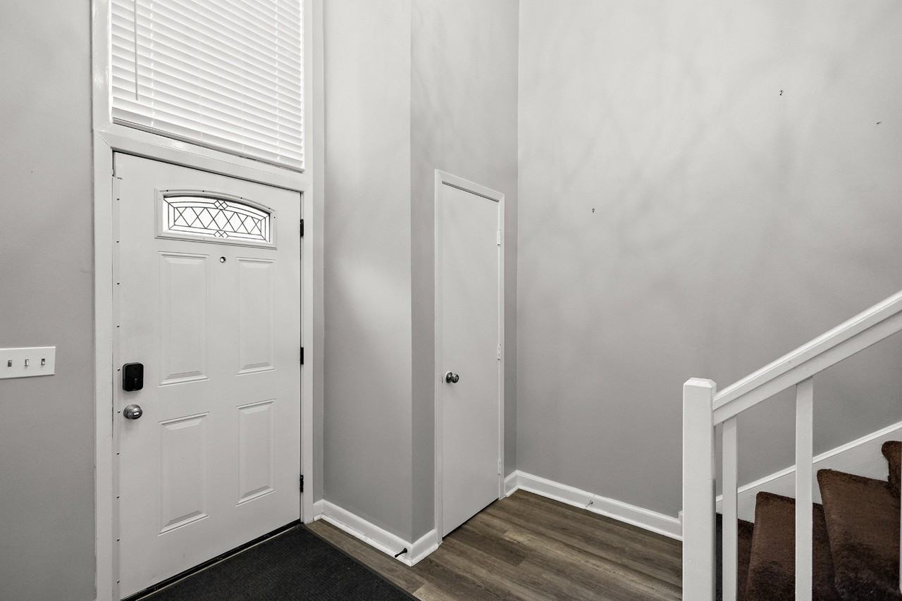44 Park Crest Pl - Photo 3 of 20
