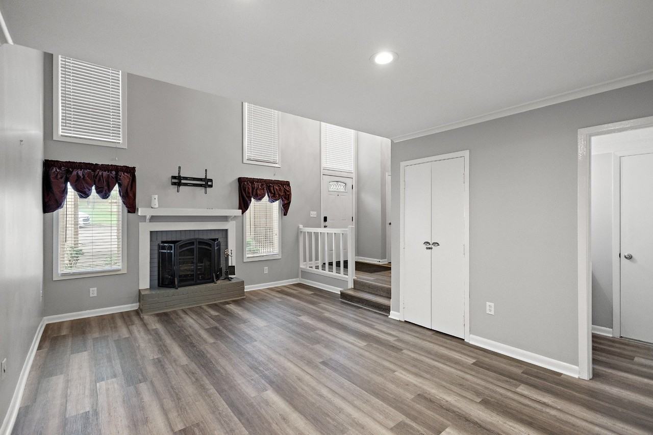44 Park Crest Pl - Photo 5 of 20