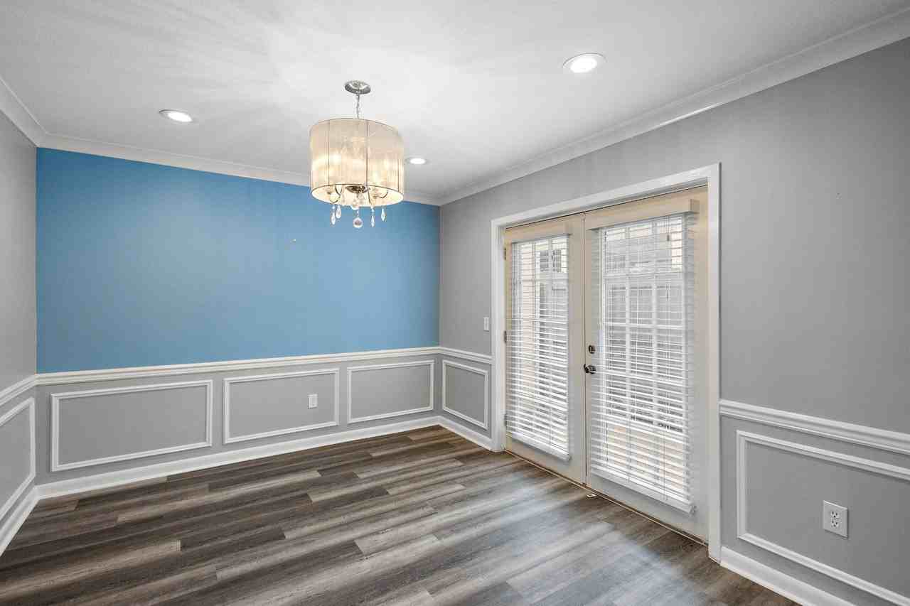 44 Park Crest Pl - Photo 7 of 20