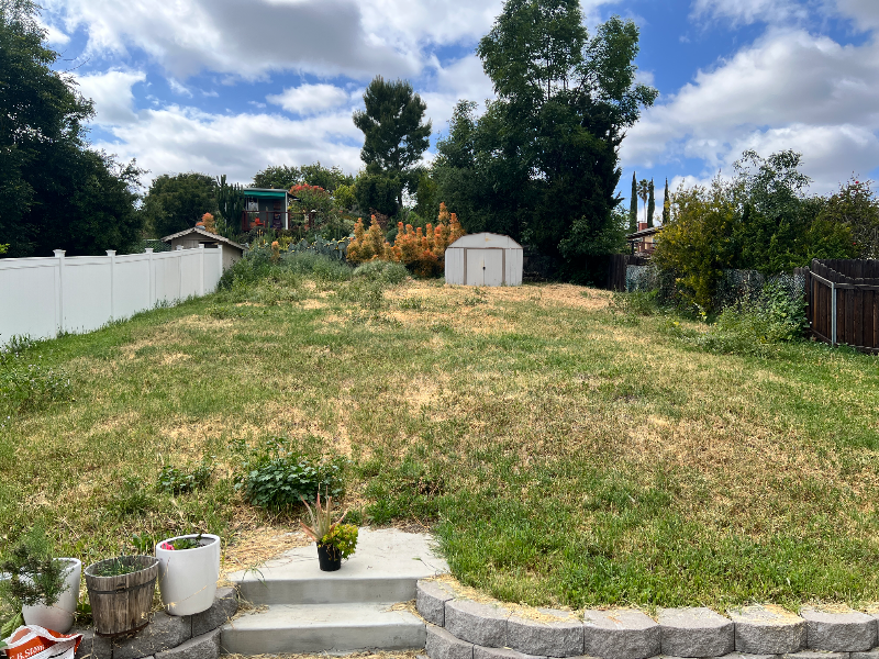 885 Masterson Dr - Photo 3 of 12