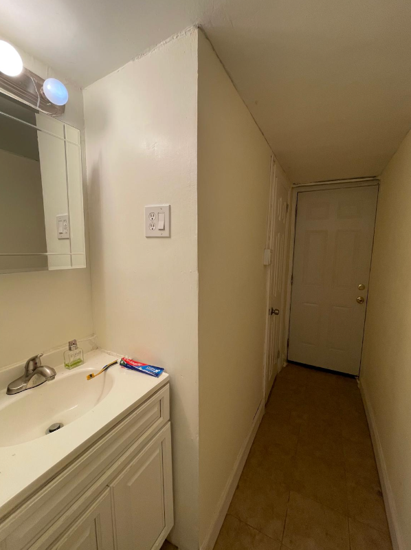 111 Remsen Ave - Photo 5 of 9