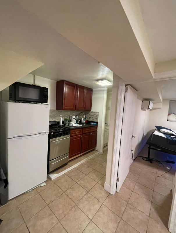 111 Remsen Ave - Photo 6 of 9