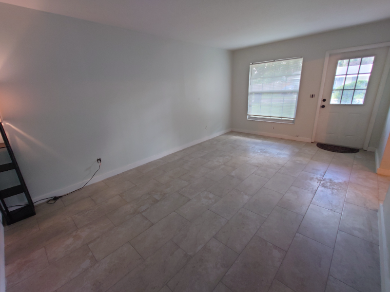 9402 N 15th St - Photo 7 of 19
