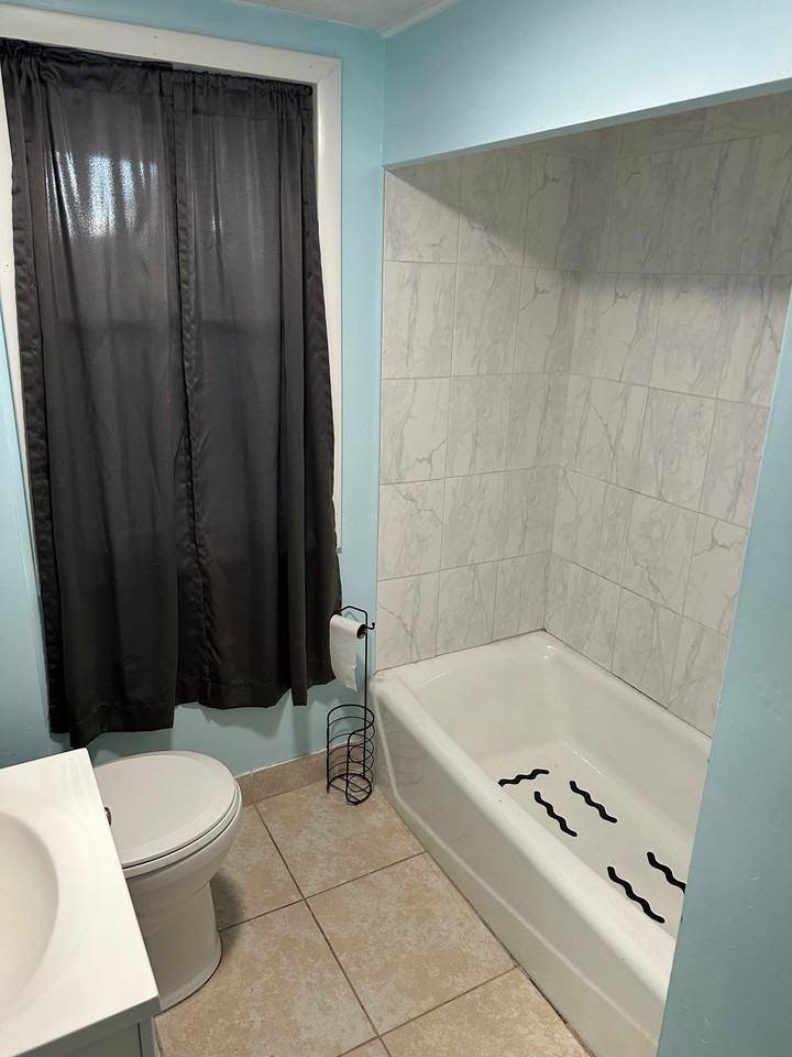 516 Burke St #2ndFL - Photo 5 of 6