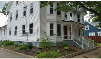 featured image of 376 Portland St #B