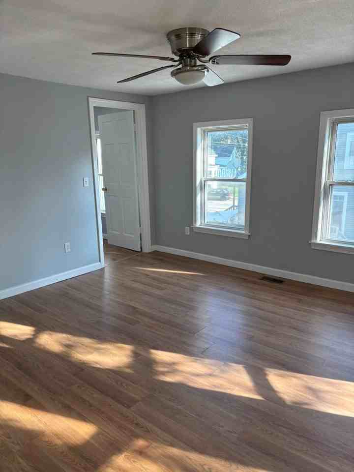 376 Portland St #B - Photo 3 of 22