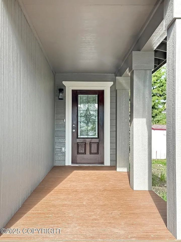 2527 Wesleyan Dr - Photo 6 of 41