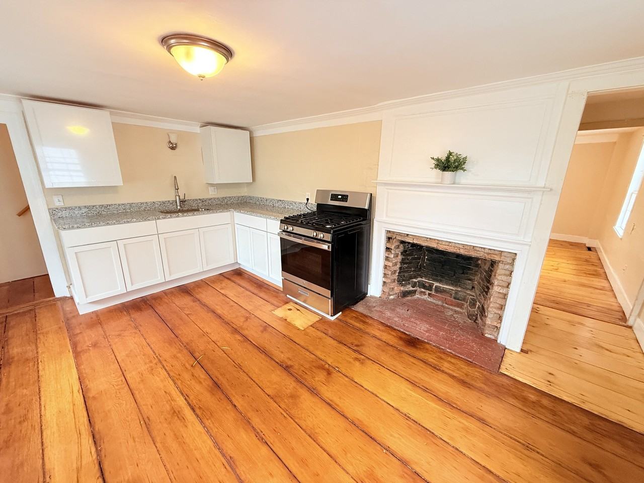 33 Gardner St #2 - Photo 5 of 11