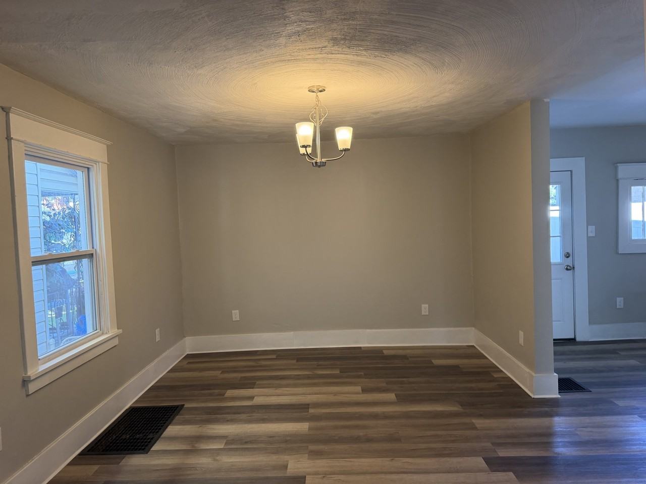 2014 Constitution Blvd - Photo 4 of 7