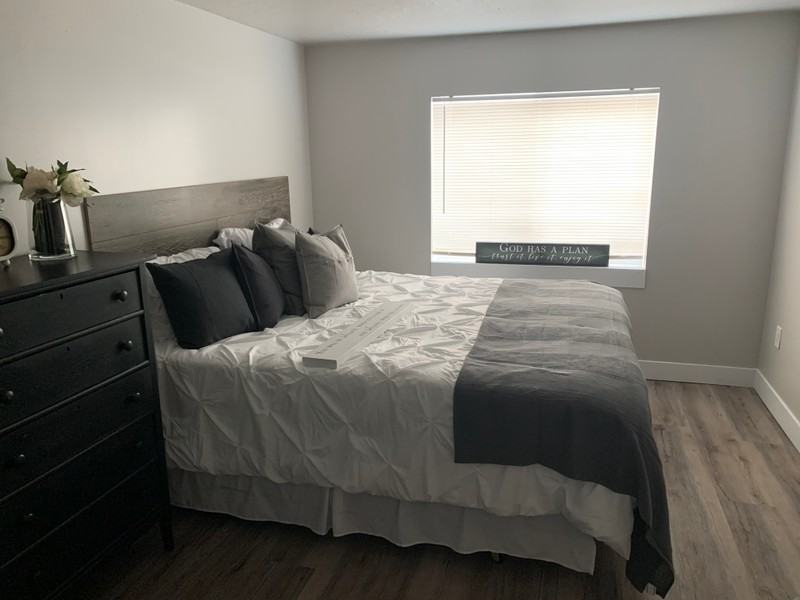 9073 N Sunset Dr - Photo 3 of 5
