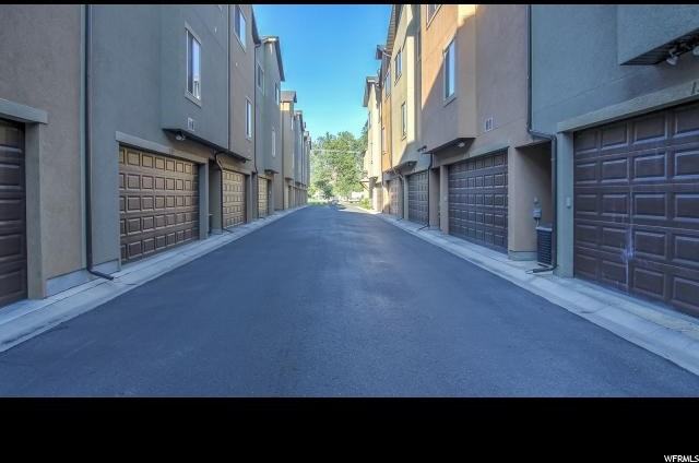 127 W Parramatta Ln - Photo 4 of 15