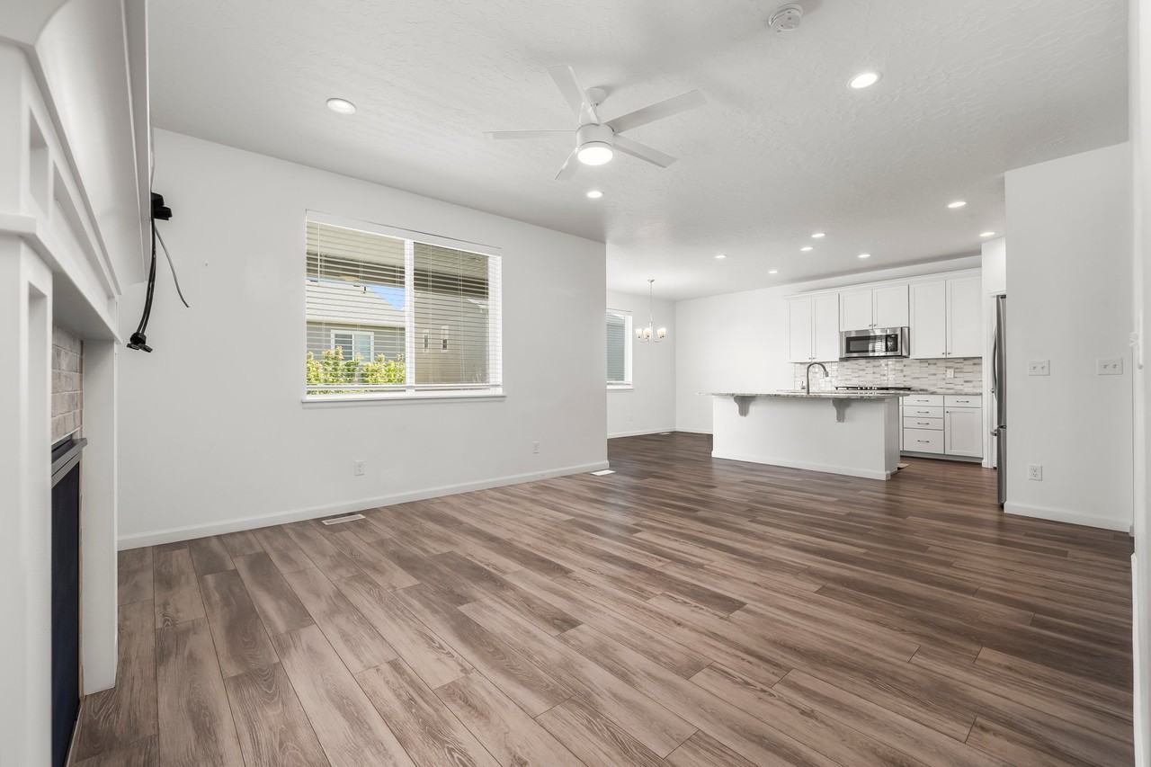 15177 S Prinz Ln - Photo 2 of 18