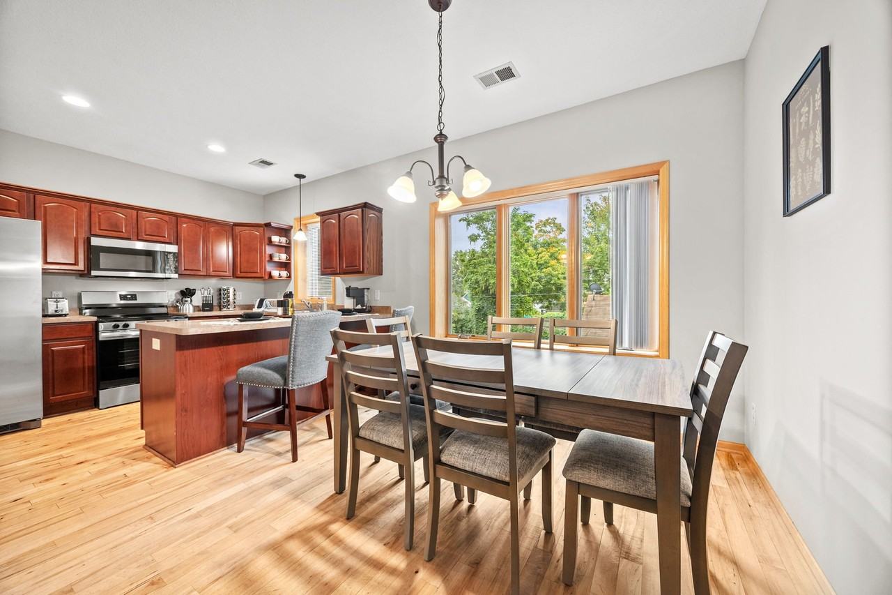 2705 E 28th St - Photo 6 of 20
