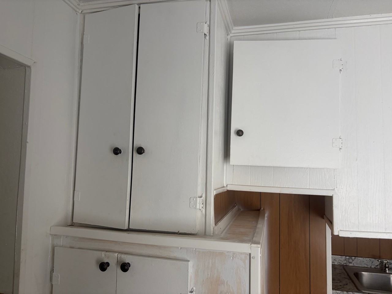 411 Louis Ave - Photo 4 of 17