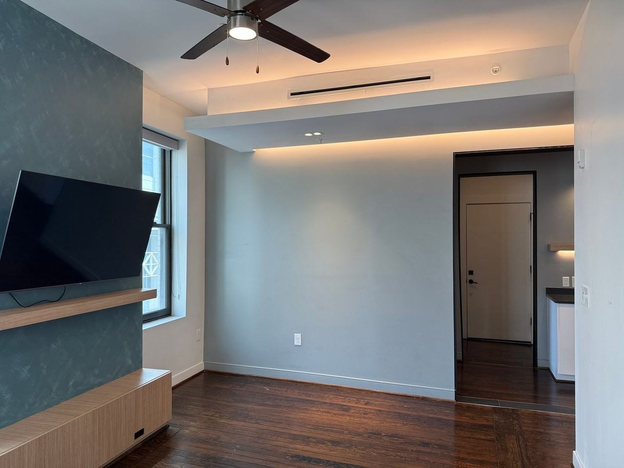 1 East Plume Street - Photo 6 of 32