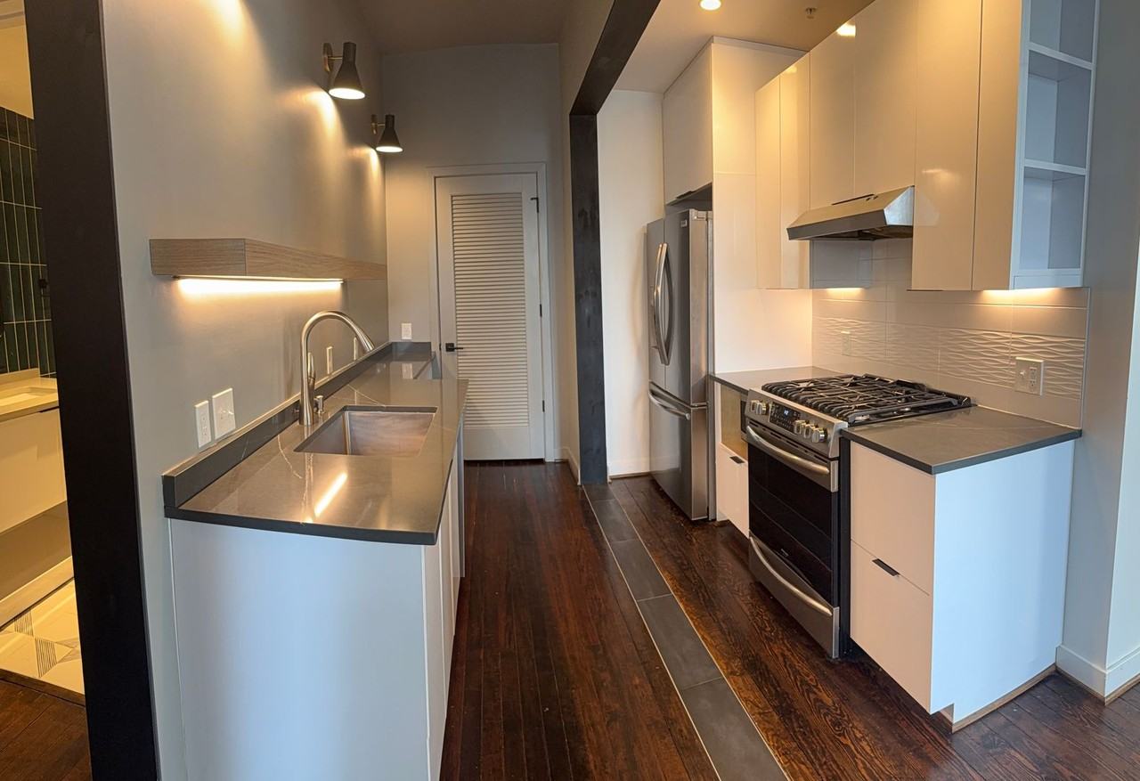 1 East Plume Street - Photo 7 of 32