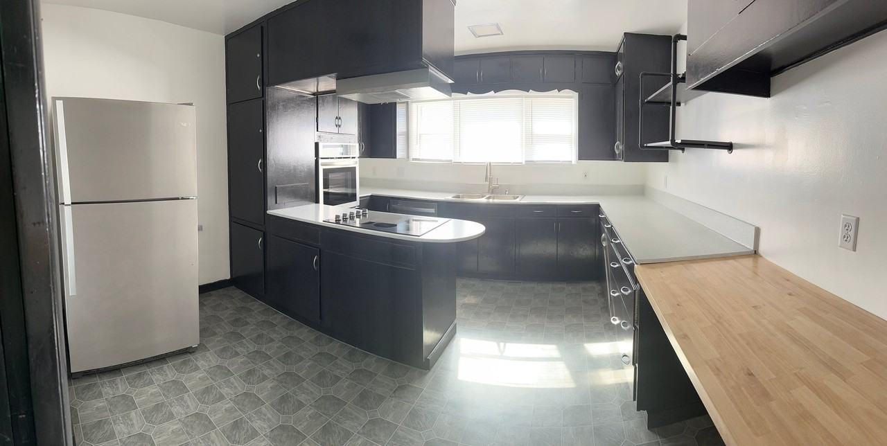 4702 N 44th St #2 - Photo 2 of 12