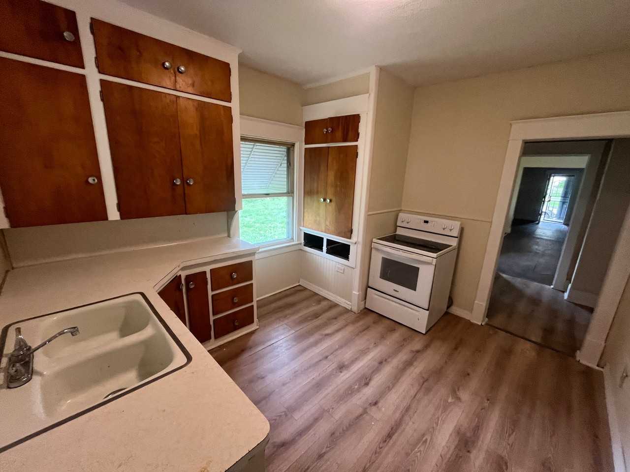 525 Colburn St - Photo 3 of 13