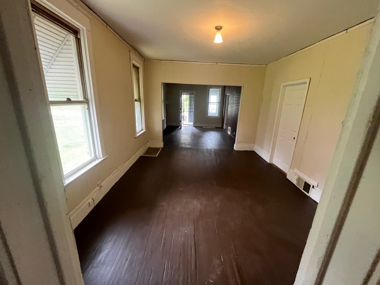 525 Colburn St - Photo 7 of 13