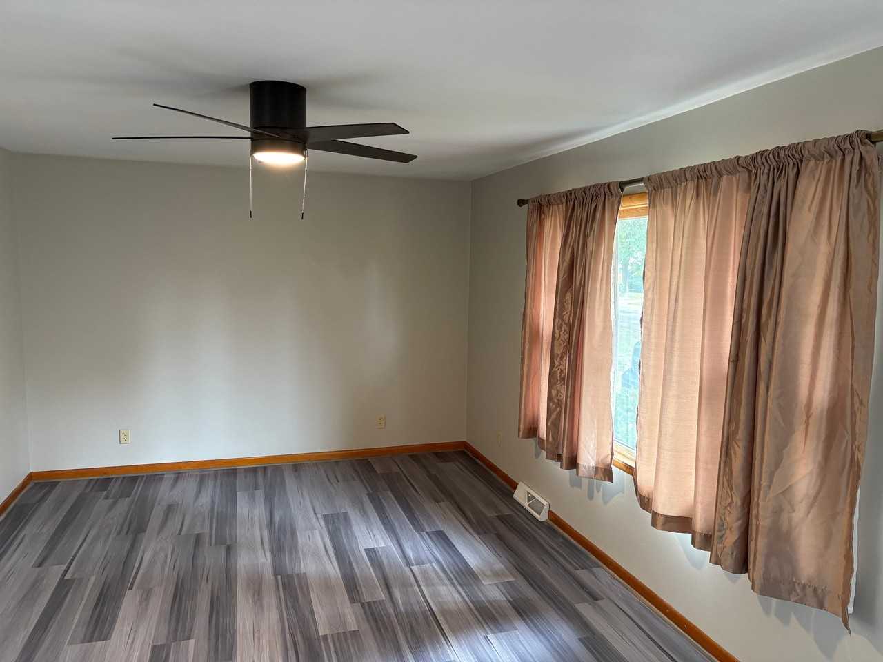 1233 Pinelawn - Photo 3 of 13
