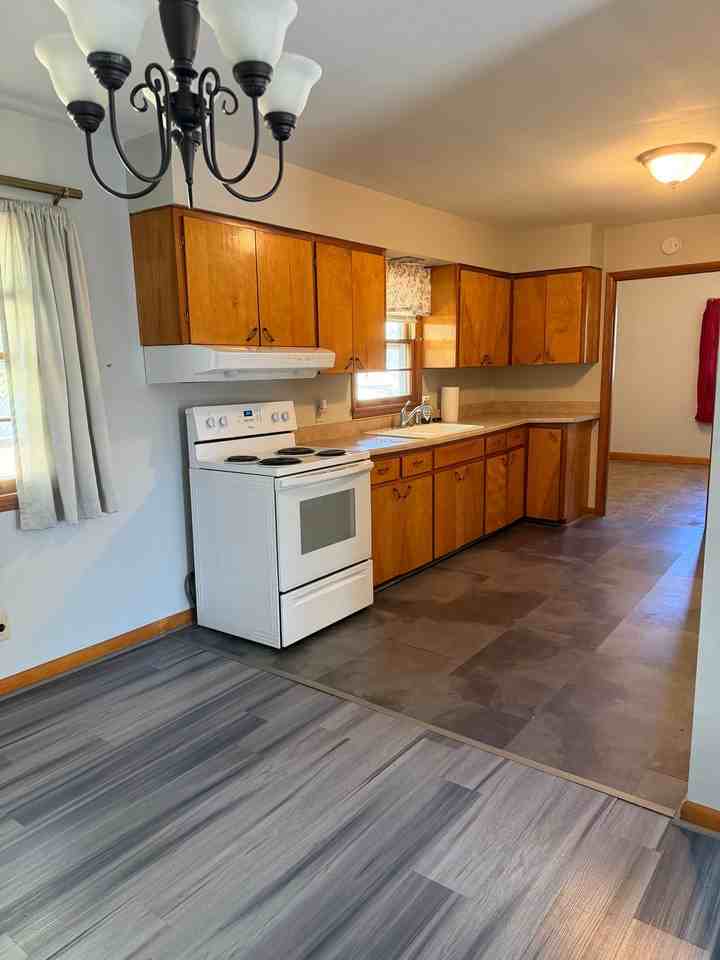 1233 Pinelawn - Photo 5 of 13
