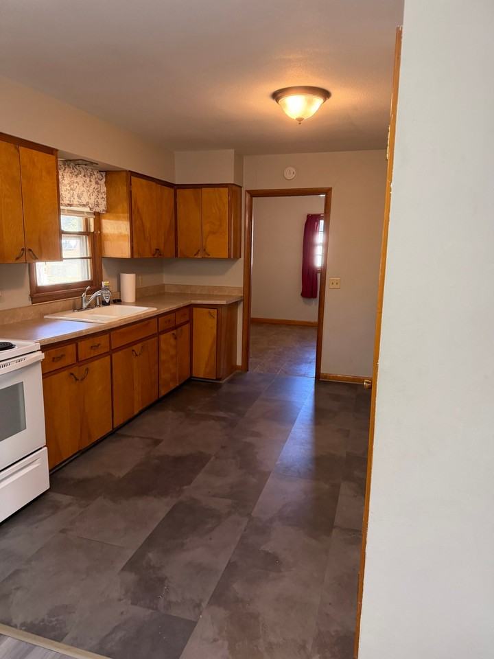 1233 Pinelawn - Photo 6 of 13