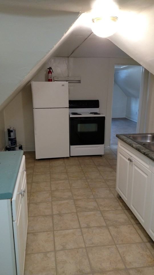 630 E Brady St #4 - Photo 4 of 17