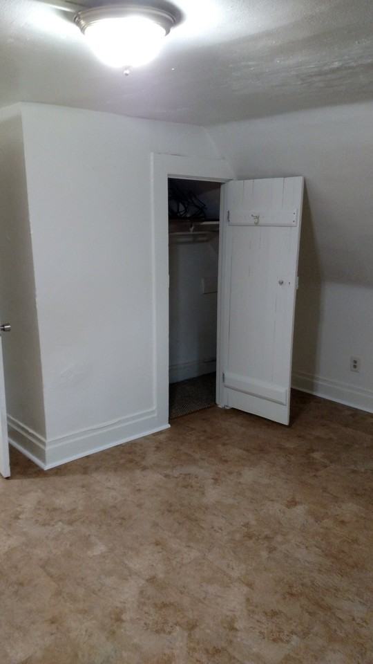630 E Brady St #4 - Photo 7 of 17