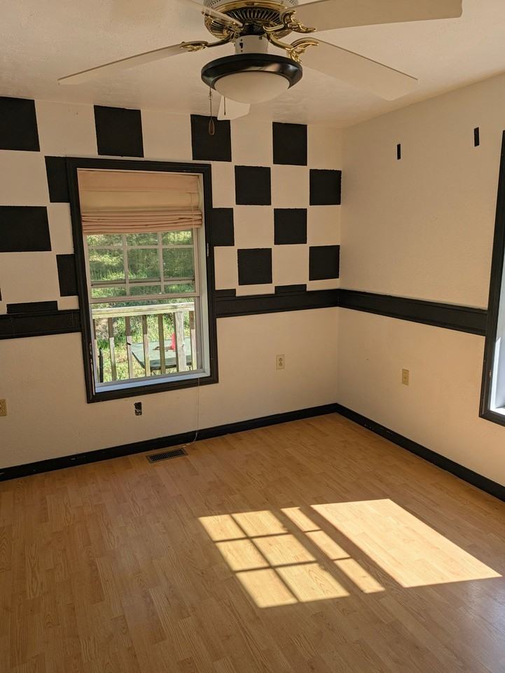 7242 State St - Photo 4 of 13