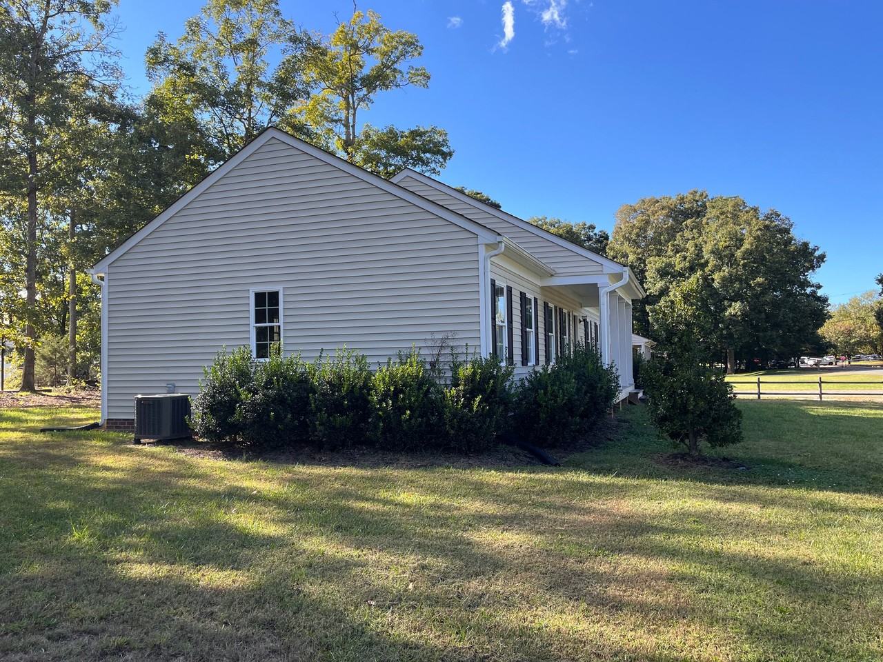 11601 Davelayne Rd - Photo 4 of 20