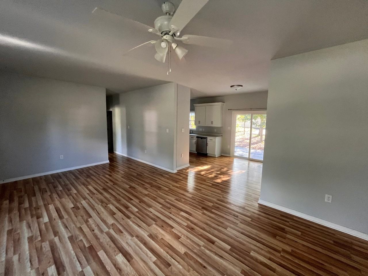11601 Davelayne Rd - Photo 7 of 20