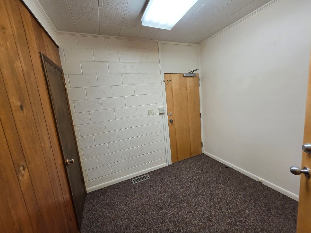 325 W Main St #F - Photo 6 of 7