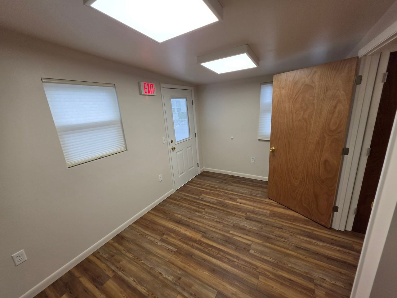 325 W Main St #C - Photo 5 of 8