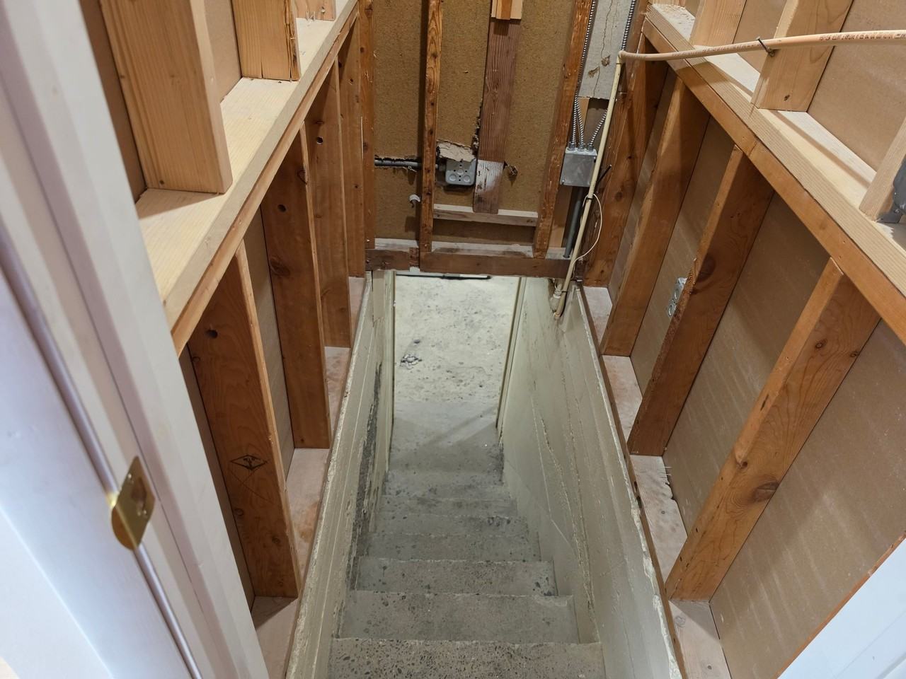 325 W Main St #C - Photo 6 of 8