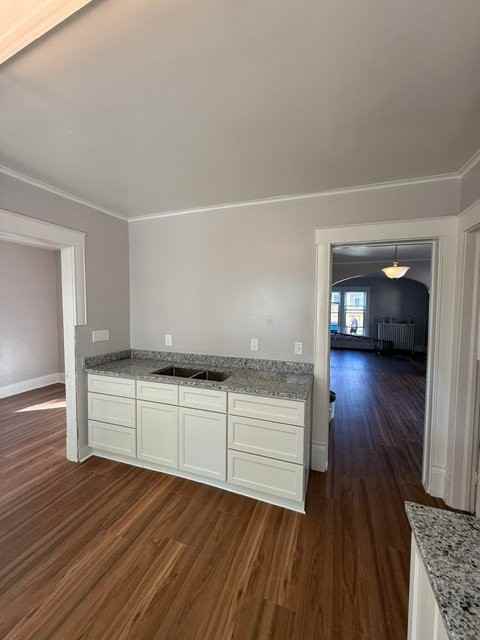 2115 Prospect St - Photo 6 of 18